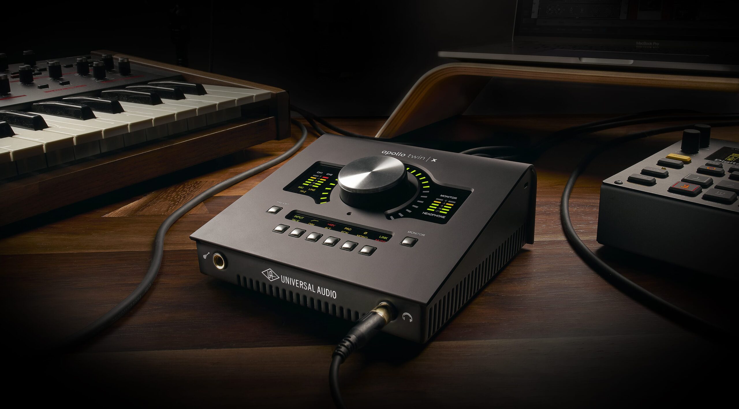 Universal Audio Apollo Twin X - Hello Radio