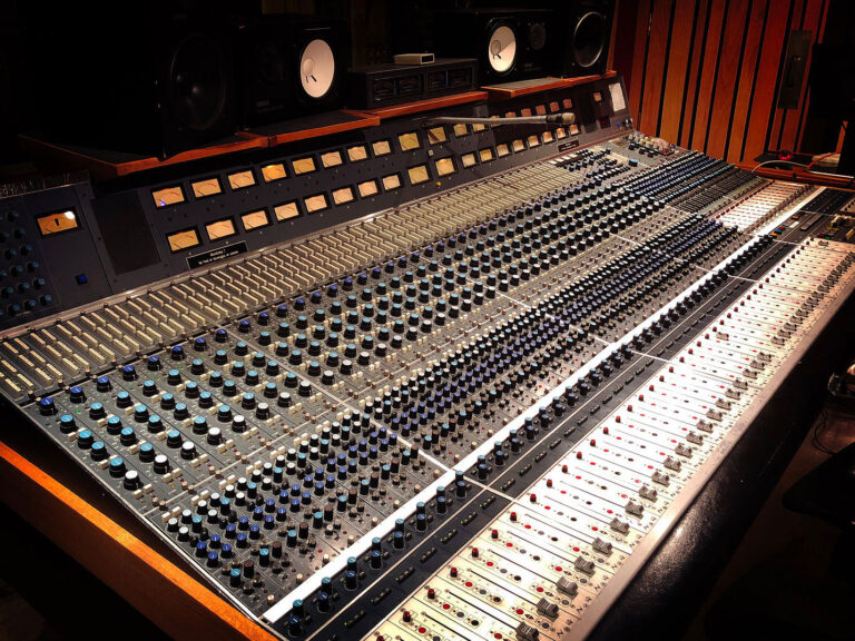 The Neve 8078 Console Studio A Blackbird Plug-in - Hello Radio